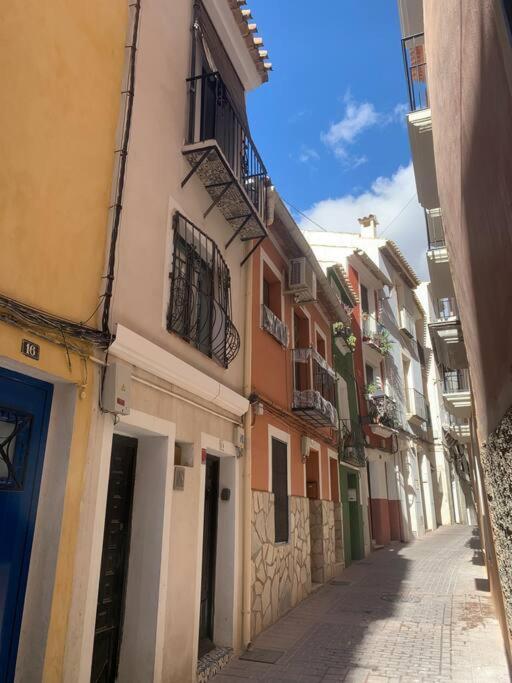 Preciosa Casa En Vilajoyosa Con Vistas Al Mar En Las Casas Colgantes Del Casco Antiguo Villajoyosa Exteriér fotografie