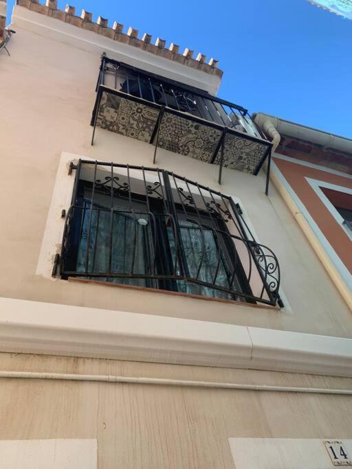 Preciosa Casa En Vilajoyosa Con Vistas Al Mar En Las Casas Colgantes Del Casco Antiguo Villajoyosa Exteriér fotografie