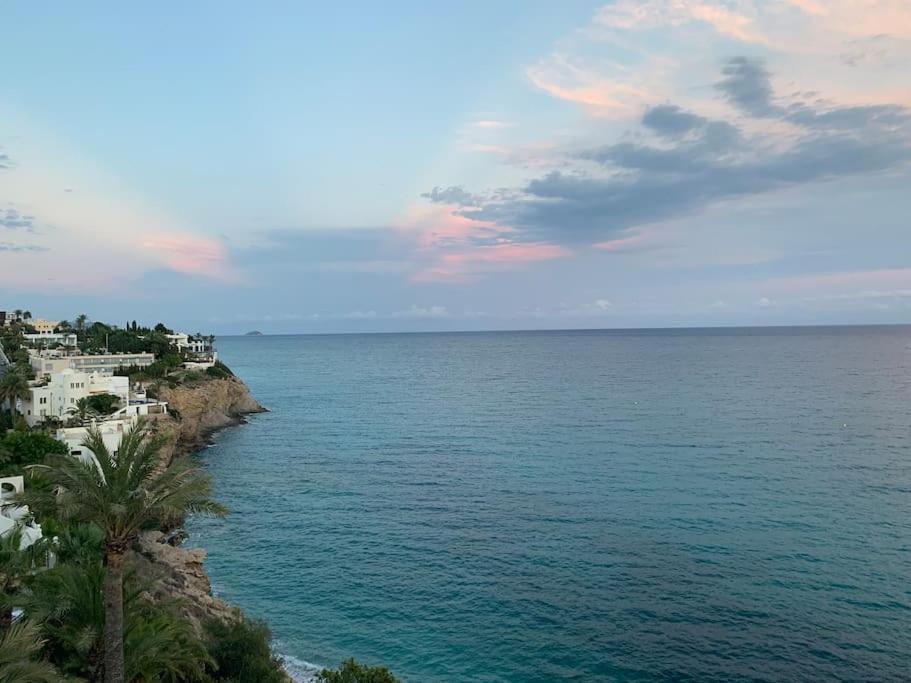 Preciosa Casa En Vilajoyosa Con Vistas Al Mar En Las Casas Colgantes Del Casco Antiguo Villajoyosa Exteriér fotografie